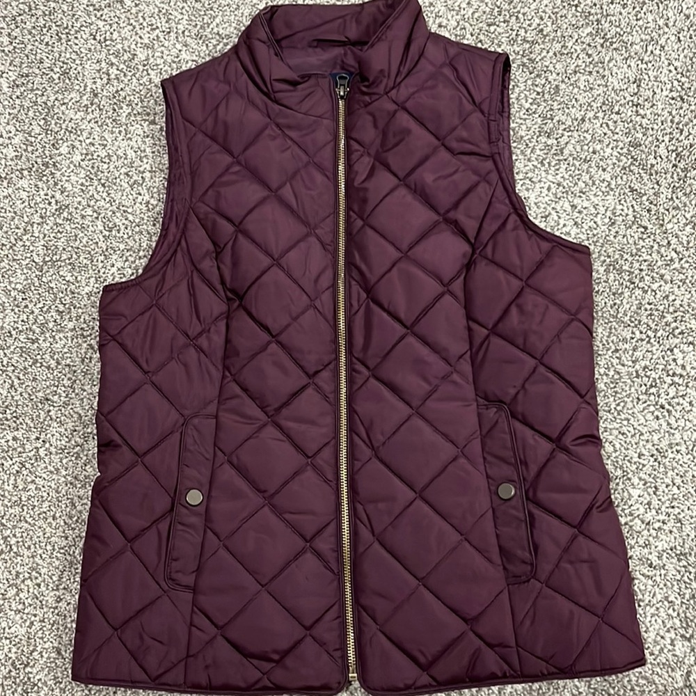 Lightweight puffer vest